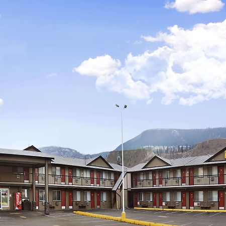 Super 8 By Wyndham Kamloops East Motel Kültér fotó