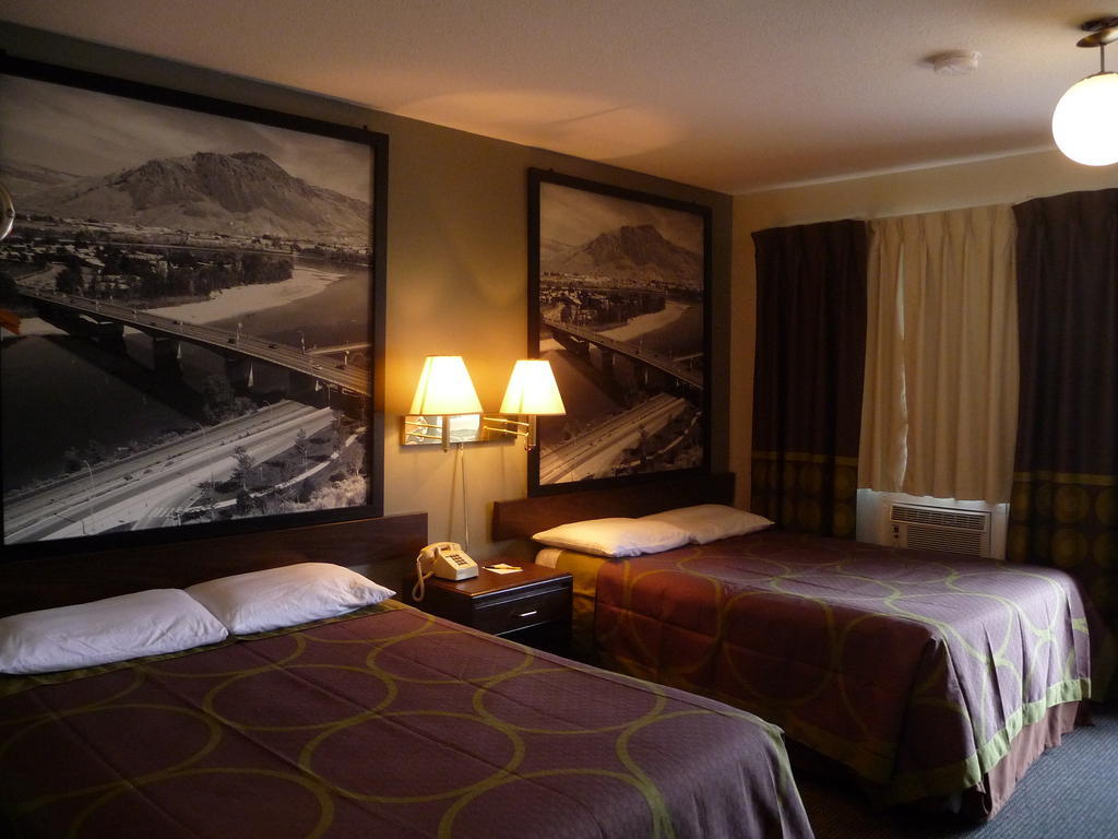Super 8 By Wyndham Kamloops East Motel Kültér fotó